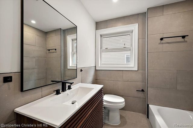 17155 Wisconsin Street, Detroit, MI 48221