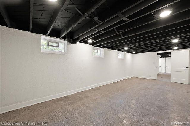 17155 Wisconsin Street, Detroit, MI 48221