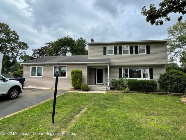 46 Heath Avenue, Oakhurst, NJ 07755