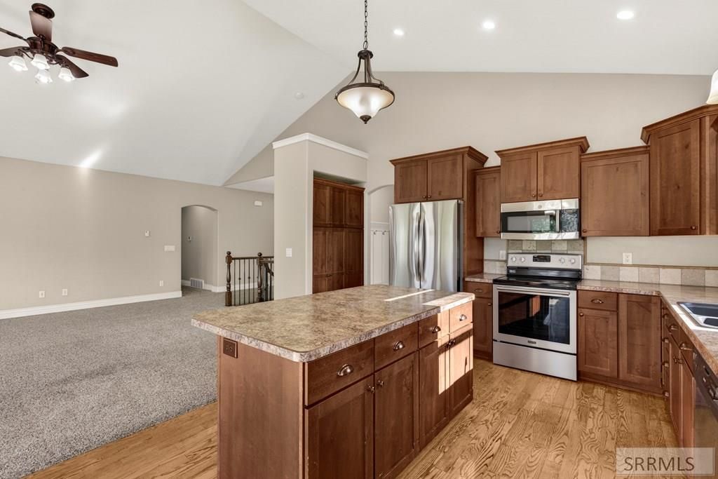 Image 6 of property listing at 1045 Arctic Willow Drive, Rexburg, ID 83440