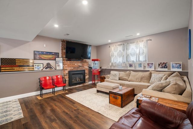 44 Pearl St, Woburn, MA 01801