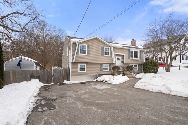 44 Pearl St, Woburn, MA 01801