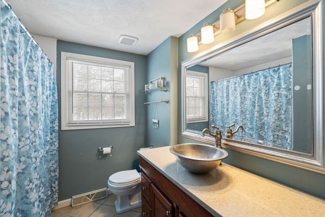 44 Pearl St, Woburn, MA 01801