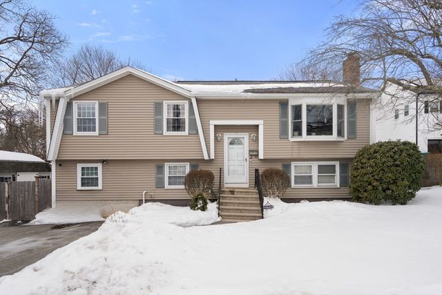 44 Pearl St, Woburn, MA 01801