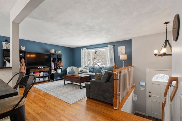 44 Pearl St, Woburn, MA 01801