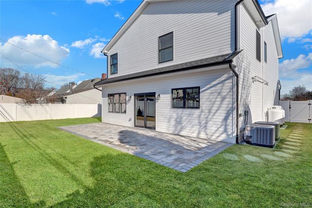 12 Dahlia Lane, Wantagh, NY 11793