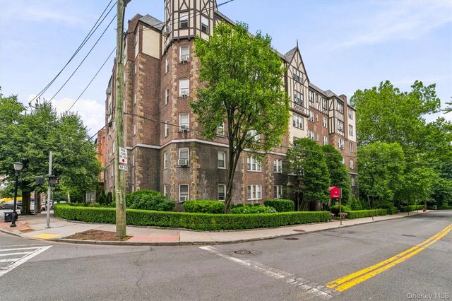 294 Bronxville Road 1F, Bronxville, NY 10708