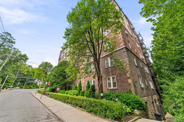 294 Bronxville Road 1F, Bronxville, NY 10708