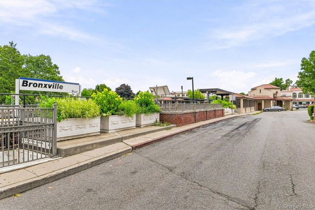 294 Bronxville Road 1F, Bronxville, NY 10708
