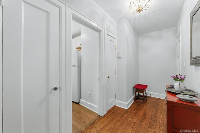 294 Bronxville Road 1F, Bronxville, NY 10708
