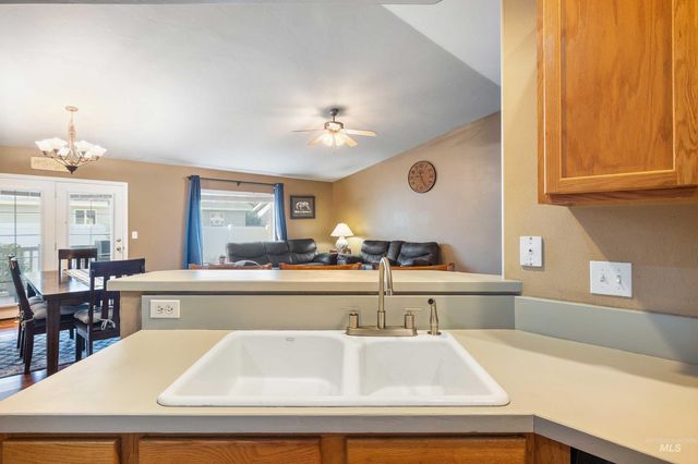 2548 Ironwood Ave, Twin Falls, ID 83301