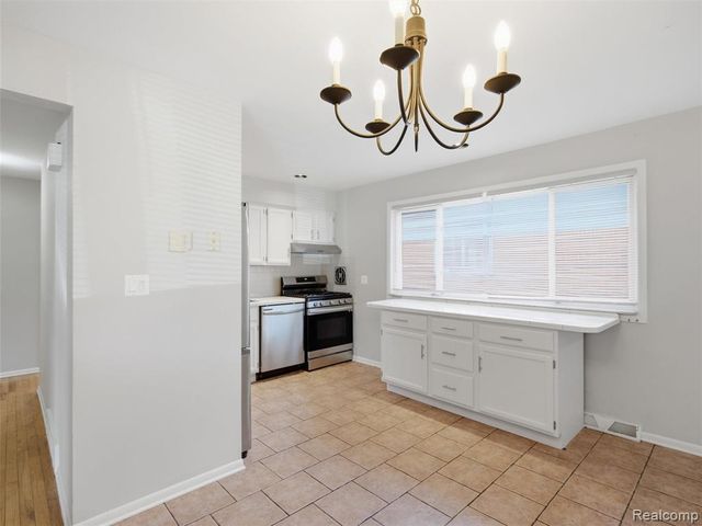 8919 Louise Street, Livonia, MI 48150