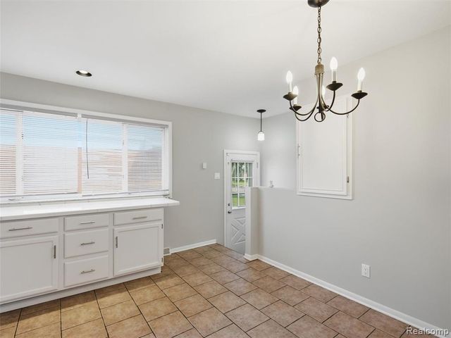 8919 Louise Street, Livonia, MI 48150
