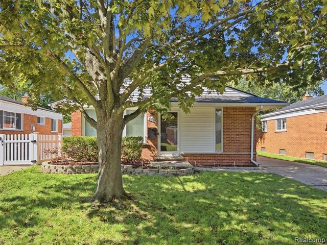 8919 Louise Street, Livonia, MI 48150