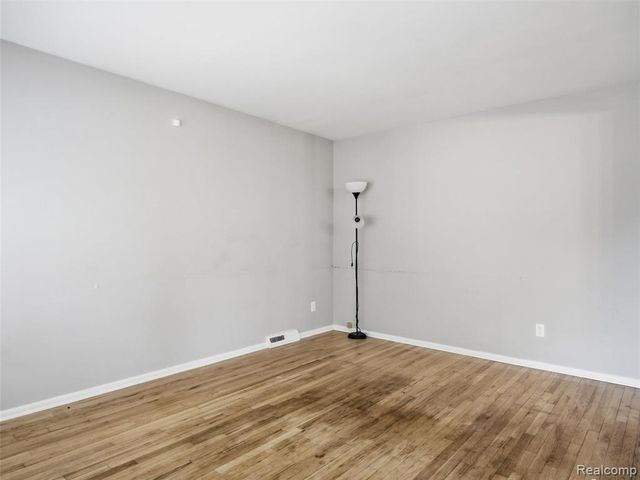 8919 Louise Street, Livonia, MI 48150