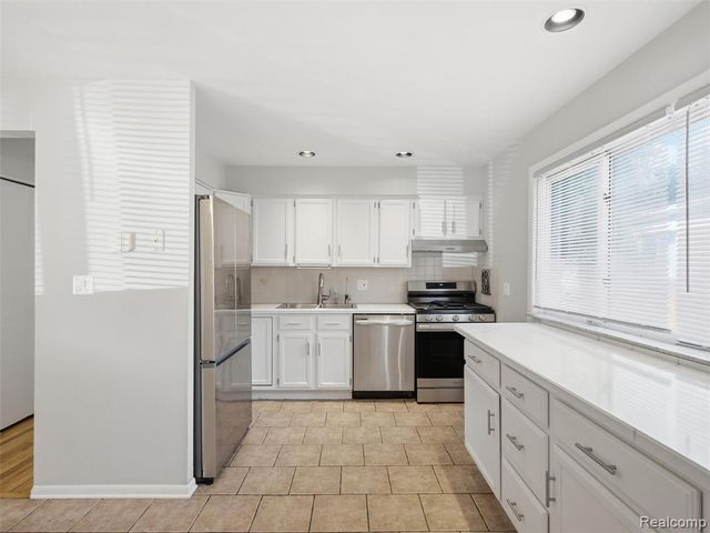 8919 Louise Street, Livonia, MI 48150