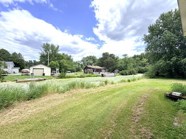 9739 269th AVENUE, Trevor, WI 53179