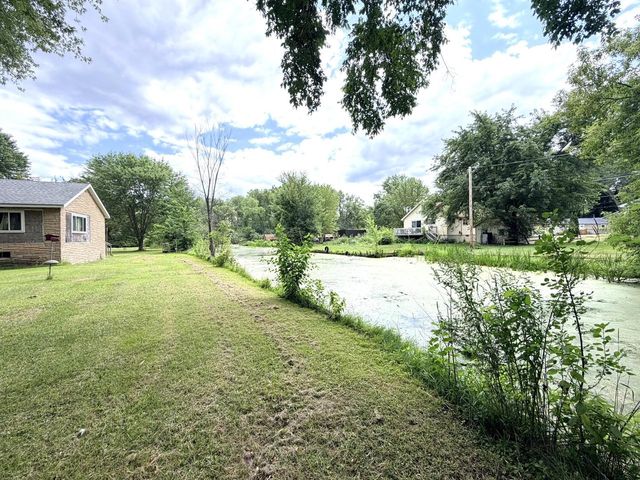 9739 269th AVENUE, Trevor, WI 53179
