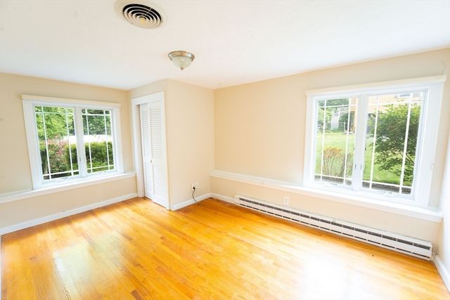 5 Albemarle Rd, Norwood, MA 02062