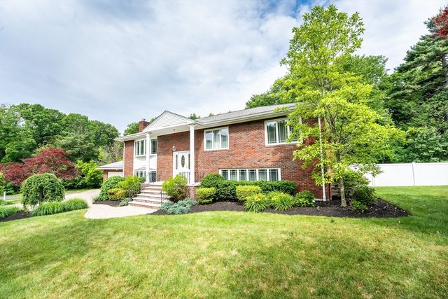5 Albemarle Rd, Norwood, MA 02062