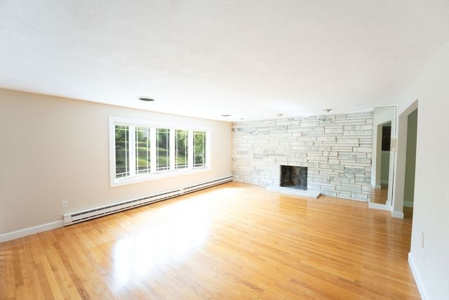 5 Albemarle Rd, Norwood, MA 02062
