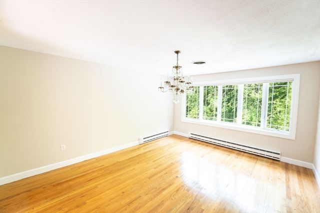 5 Albemarle Rd, Norwood, MA 02062