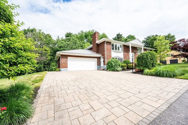 5 Albemarle Rd, Norwood, MA 02062