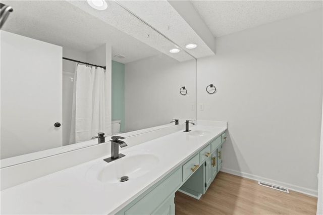 12521 W 85th Terrace, Lenexa, KS 66215