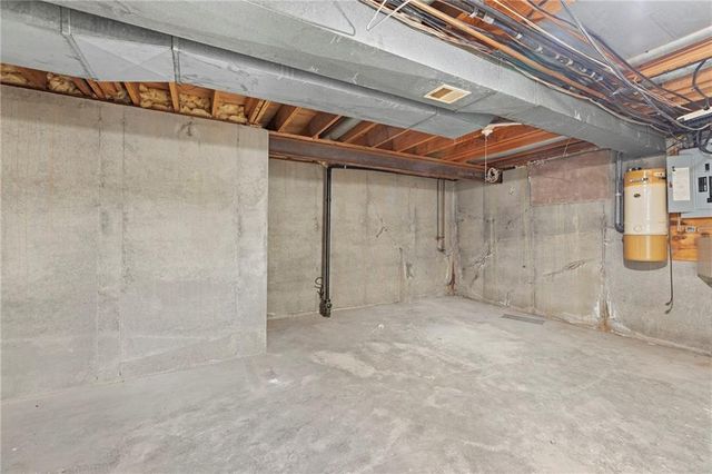 12521 W 85th Terrace, Lenexa, KS 66215