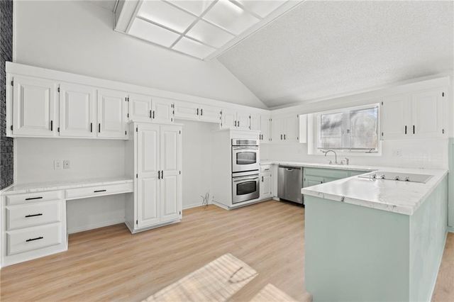 12521 W 85th Terrace, Lenexa, KS 66215