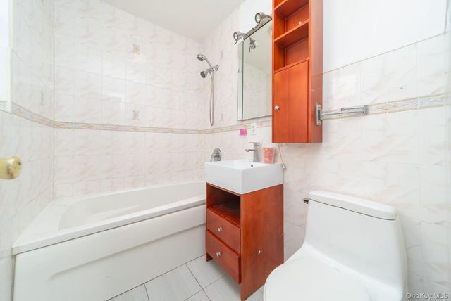 1423 116th Street, College Point, NY 11356