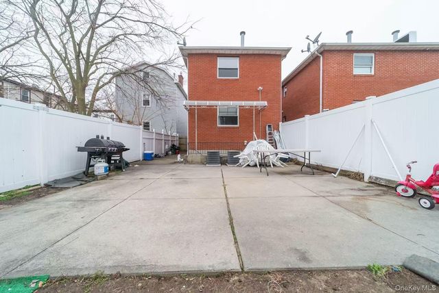 1423 116th Street, College Point, NY 11356