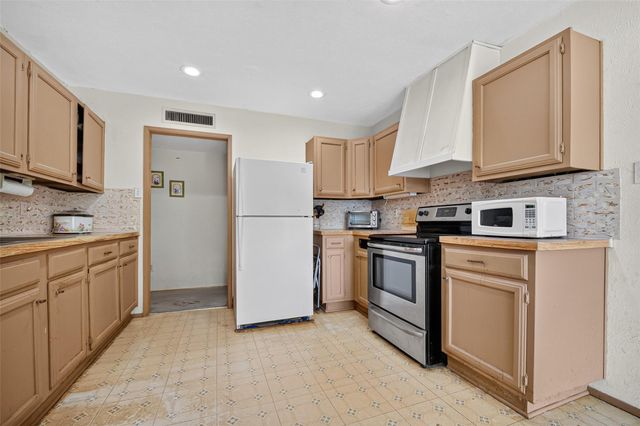 22926 Millgate Drive, Spring, TX 77373