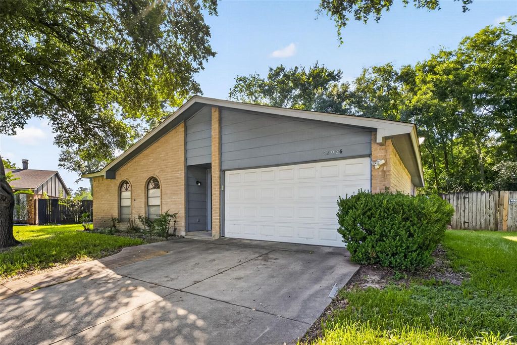 22926 Millgate Drive, Spring, TX 77373
