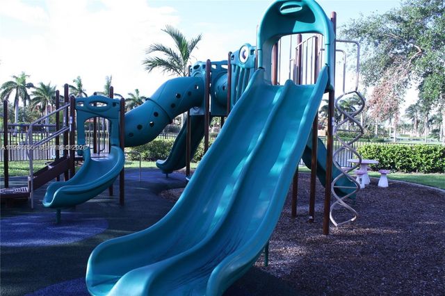 15274 SW 30th Ter, Miami, FL 33185