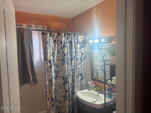 1819 W Chipman Road, Phoenix, AZ 85041