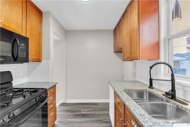 3718 W 116th Street, Cleveland, OH 44111