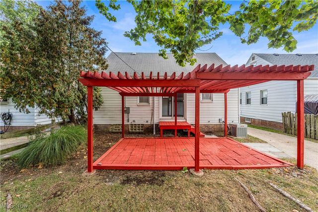 3718 W 116th Street, Cleveland, OH 44111