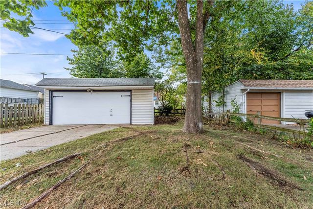 3718 W 116th Street, Cleveland, OH 44111