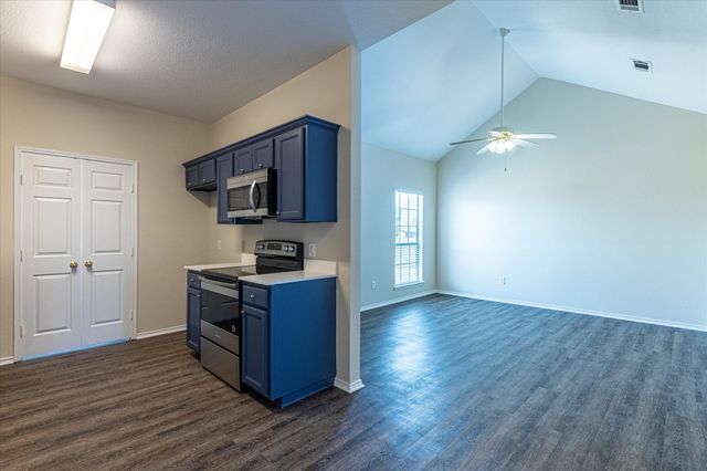 101 Collett Court, Weatherford, TX 76088