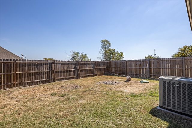 101 Collett Court, Weatherford, TX 76088
