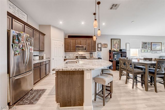 4830 Shady Chestnut Court, Las Vegas, NV 89131
