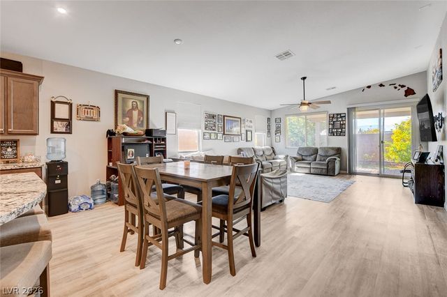 4830 Shady Chestnut Court, Las Vegas, NV 89131