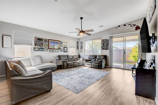 4830 Shady Chestnut Court, Las Vegas, NV 89131