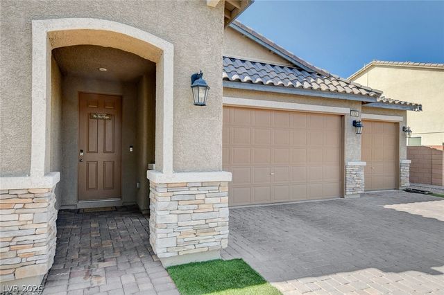4830 Shady Chestnut Court, Las Vegas, NV 89131