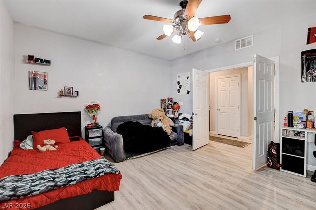 4830 Shady Chestnut Court, Las Vegas, NV 89131