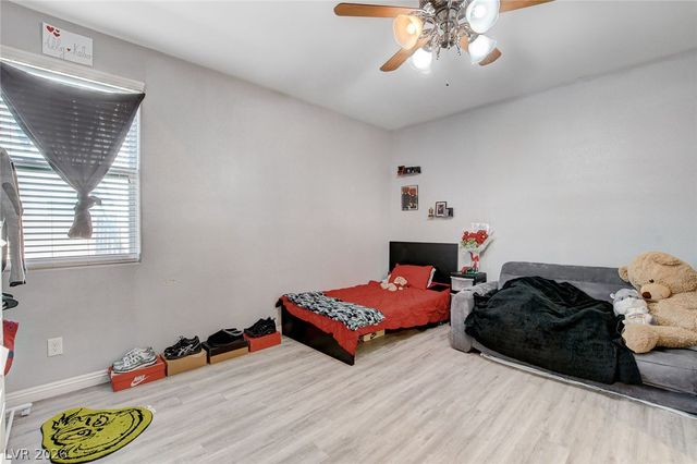 4830 Shady Chestnut Court, Las Vegas, NV 89131