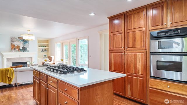 13428 NE 12th Place, Bellevue, WA 98005