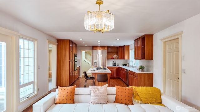 13428 NE 12th Place, Bellevue, WA 98005