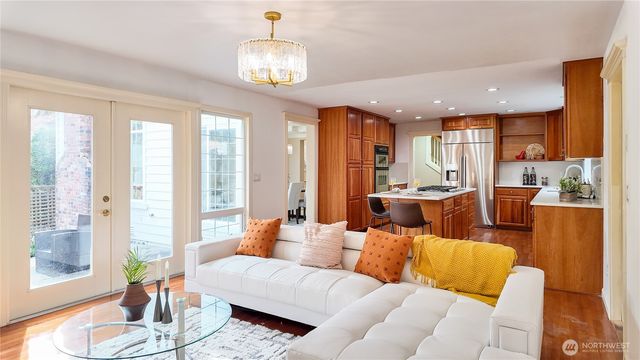 13428 NE 12th Place, Bellevue, WA 98005